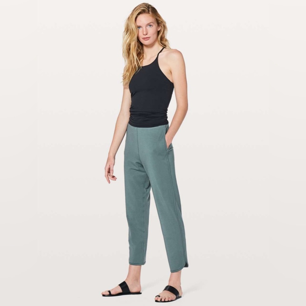 Lululemon Every Moment Pants. Size 4. Sea Steel Blue.